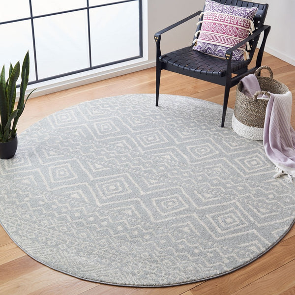 Tulum 267 Bohemian Power Loomed Polypropylene Pile Rug Light Grey / Ivory