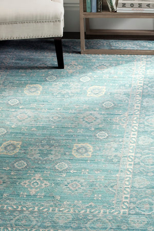 Safavieh Valencia VAL110 Power Loomed Rug