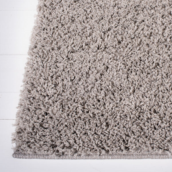 Venus Shag 500 Venus Shag 520 Shag Power Loomed 100 % Polypropylene Pile Rug Taupe