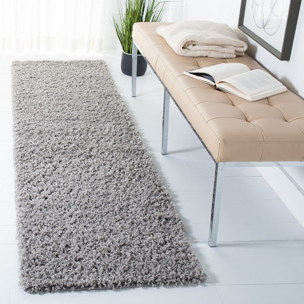 Venus Shag 500 Venus Shag 520 Shag Power Loomed 60% Polypropylene 35% Recycled Polyester 5% Latex Rug Light Grey