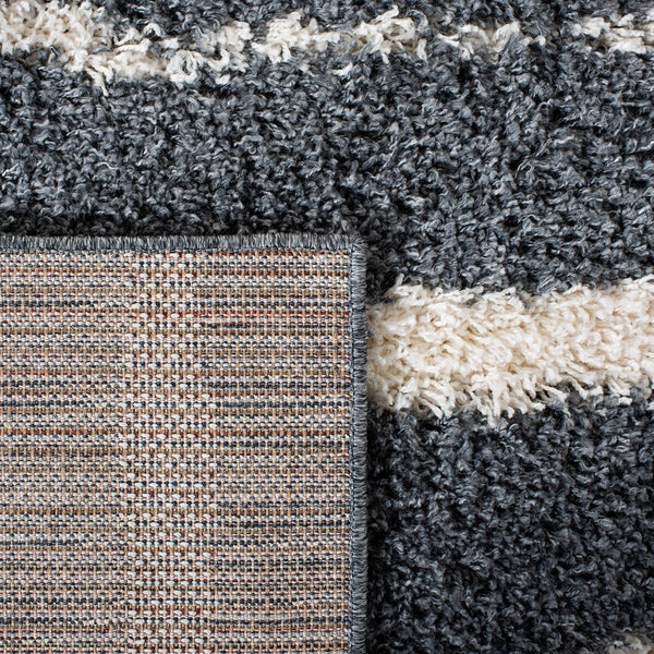 Venus Shag 600 Venus Shag 603 Shag Power Loomed 60% Polypropylene 35% Recycled Polyester 5% Latex Rug Dark Grey / Ivory