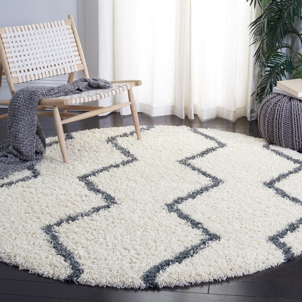 Venus Shag 600 Venus Shag 680 Shag Power Loomed 100 % Polypropylene Pile Rug Ivory / Dark Grey