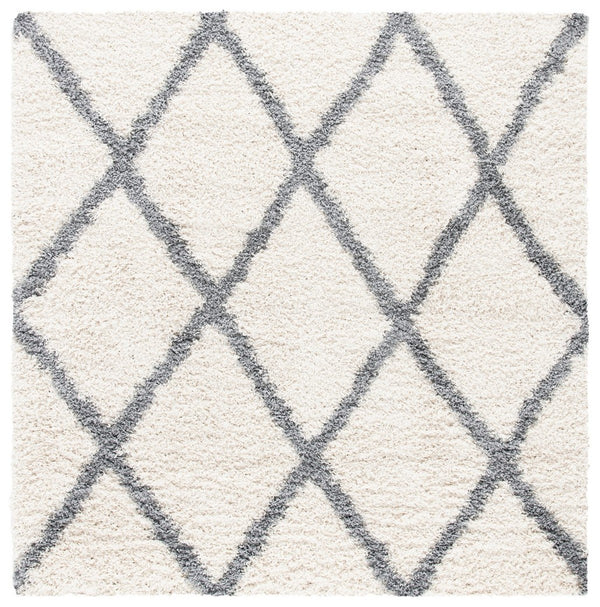 Venus Shag 600 Venus Shag 681 Shag Power Loomed 60% Polypropylene 35% Recycled Polyester 5% Latex Rug Ivory / Grey