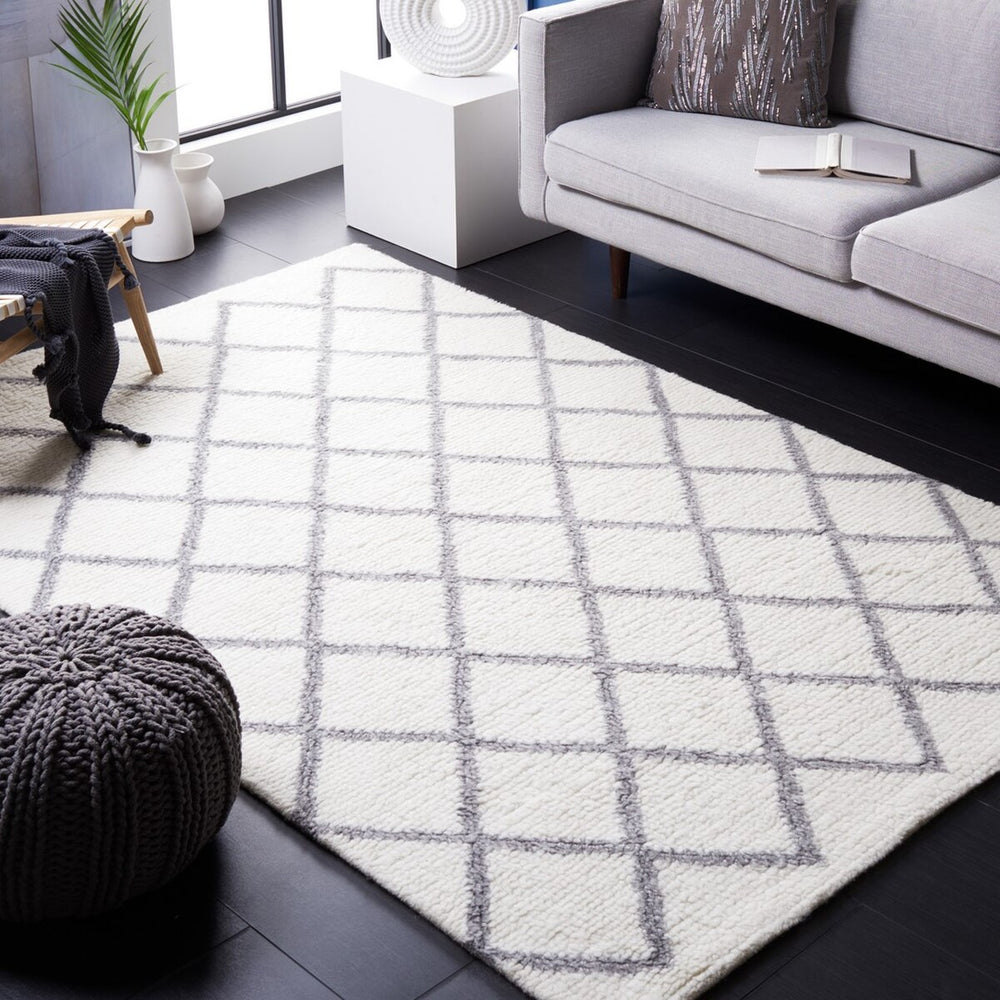Safavieh Vermont 551 Hand Tufted New Zealand Wool and Cotton with Latex Contemporary Rug VRM551A-8