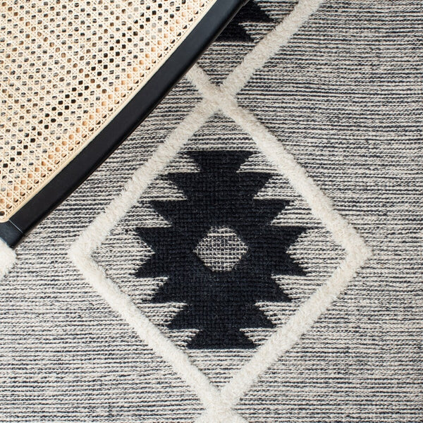 Safavieh Vermont Woollen Dhurry (Hand-Loomed) 60% Wool 40% Cotton Rug Black / Ivory VRM602H-3