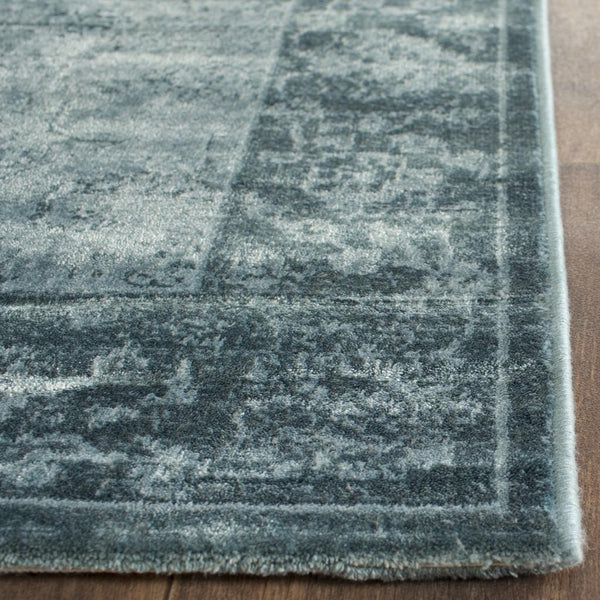 Safavieh Vintage VTG260 Power Loomed Rug