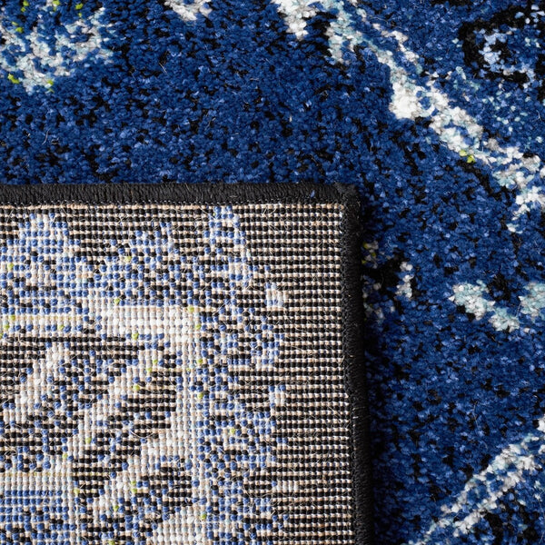 Safavieh Vintage Hamadan 201 Power Loomed Polypropylene Transitional Rug VTH201M-9