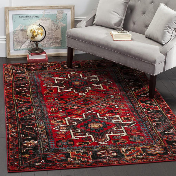 Safavieh Vintage Hamadan 211 Power Loomed Polypropylene Transitional Rug VTH211A-9SQ