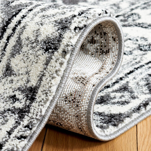 Safavieh Vintage Hamadan 211 Power Loomed Polypropylene Transitional Rug VTH211G-26