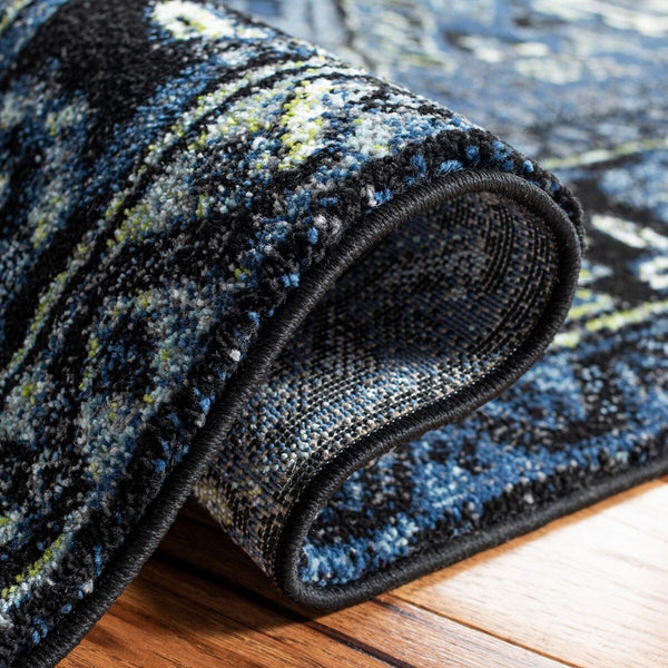 Safavieh Vintage Hamadan 211 Power Loomed Polypropylene Transitional Rug VTH211N-5SQ