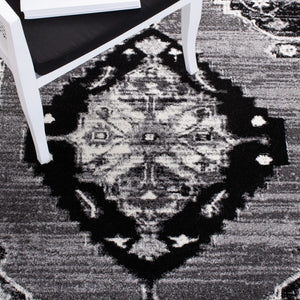 Safavieh Vintage Hamadan 228 Power Loomed Polypropylene Transitional Rug VTH228F-9