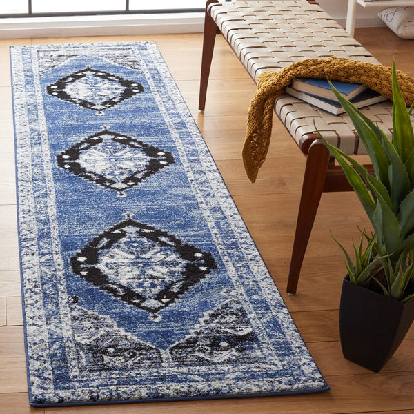 Safavieh Vintage Hamadan 228 Power Loomed Polypropylene Transitional Rug VTH228M-9