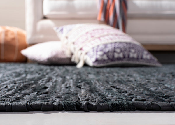 Safavieh Vintage Leather 201 Hand Woven Leather and Cotton Rug VTL201Z-4R