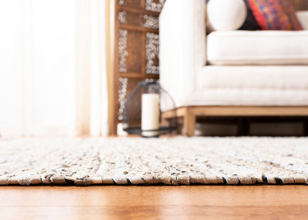 Safavieh Vintage Leather 202 Hand Woven Leather and Cotton Rug VTL202H-4R