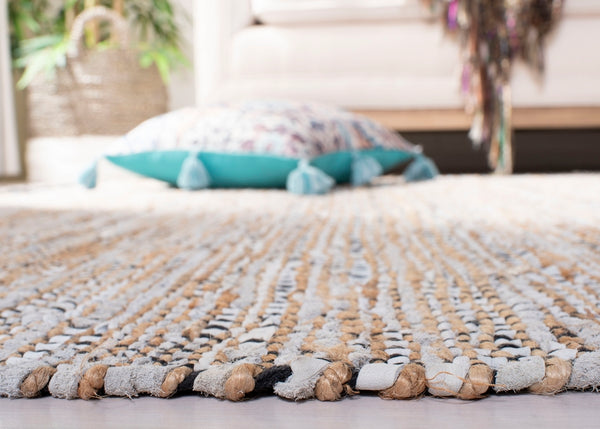 Safavieh Vintage Leather 203 Hand Woven Leather, Jute, And Cotton Rug VTL203G-4R