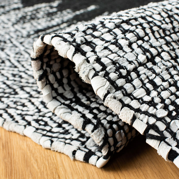 Safavieh Vintage Leather 389 Hand Woven 80% Leather and 20% Cotton Rug VTL389C-4R