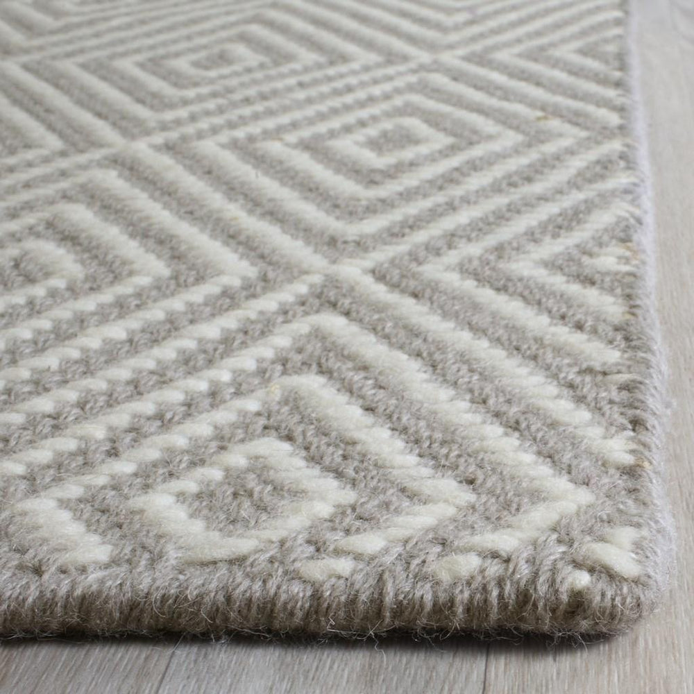 Safavieh Wilton WIL715 Hand Hooked Rug
