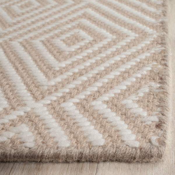 Safavieh Wilton WIL715 Hand Hooked Rug