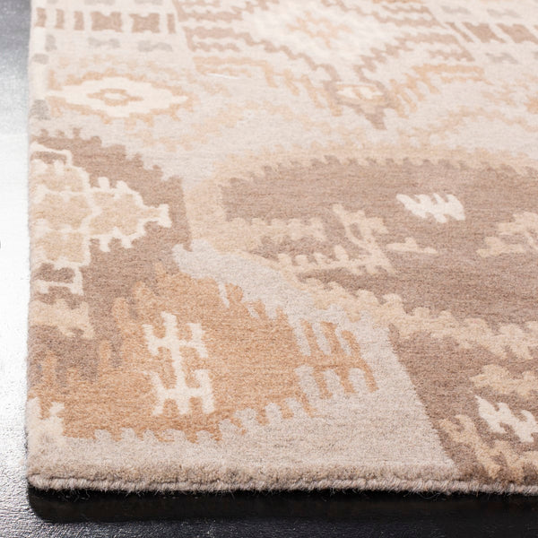 Safavieh Wyndham WYD723 Hand Tufted Rug